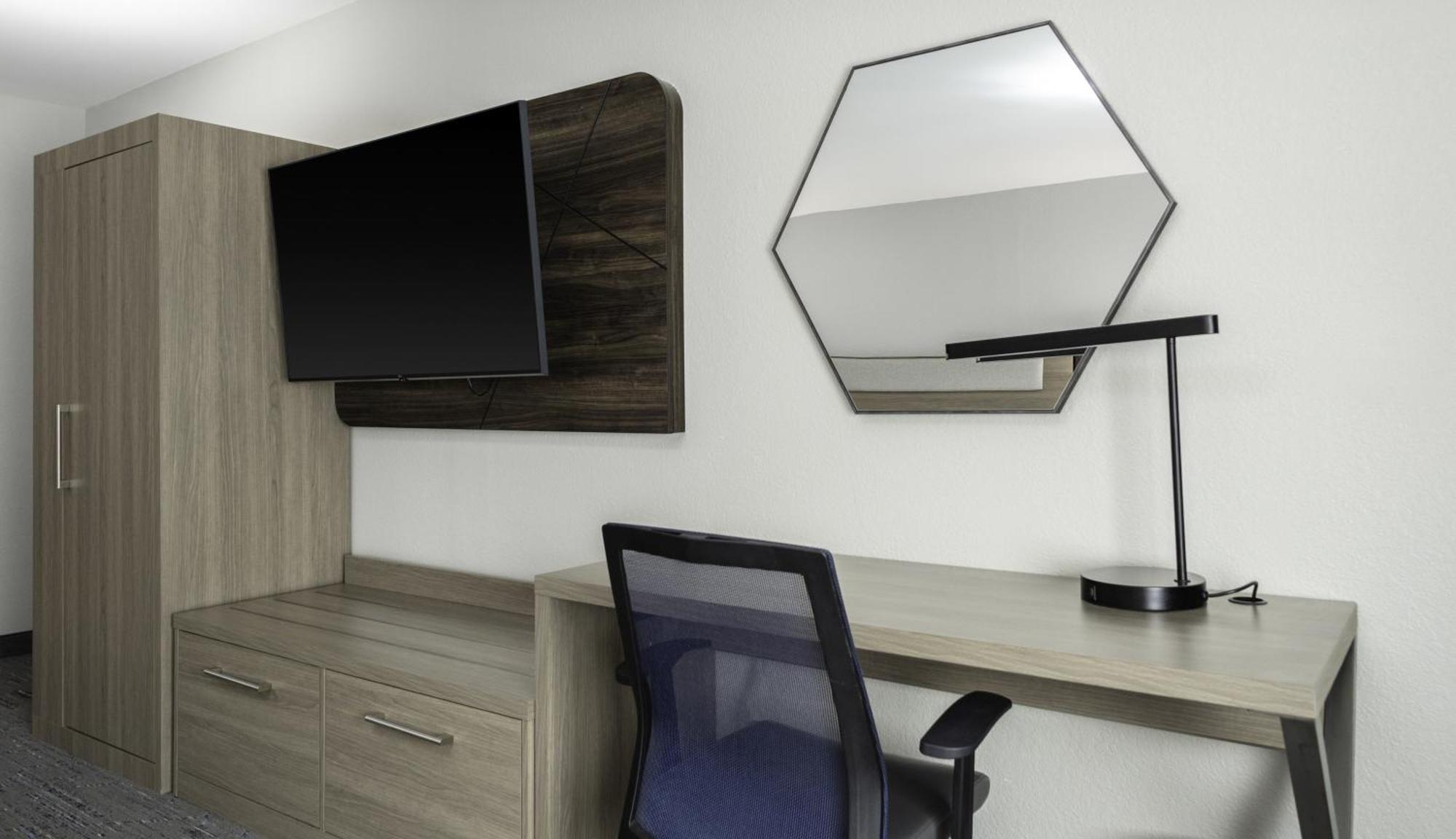 Holiday Inn Express Florence Northeast By Ihg Exterior photo