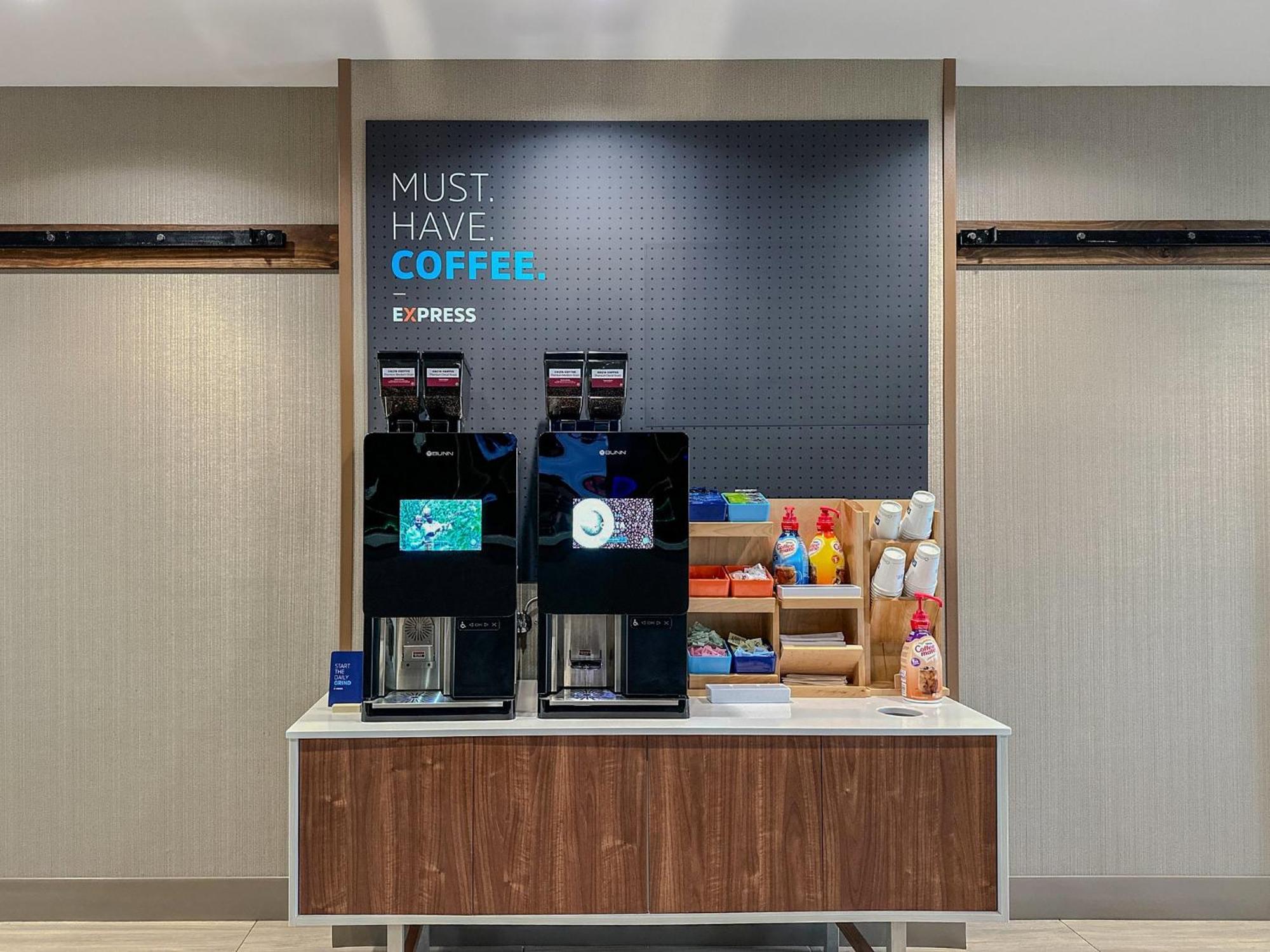 Holiday Inn Express Florence Northeast By Ihg Exterior photo